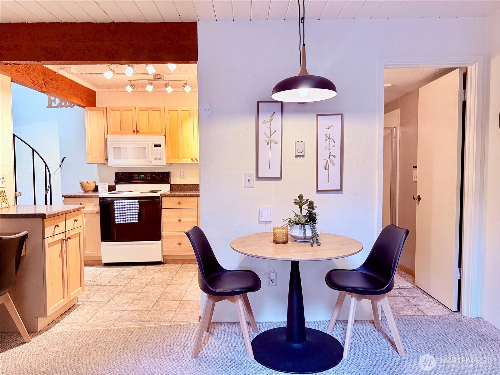 741 E Promontory Road , Shelton, WA 98584