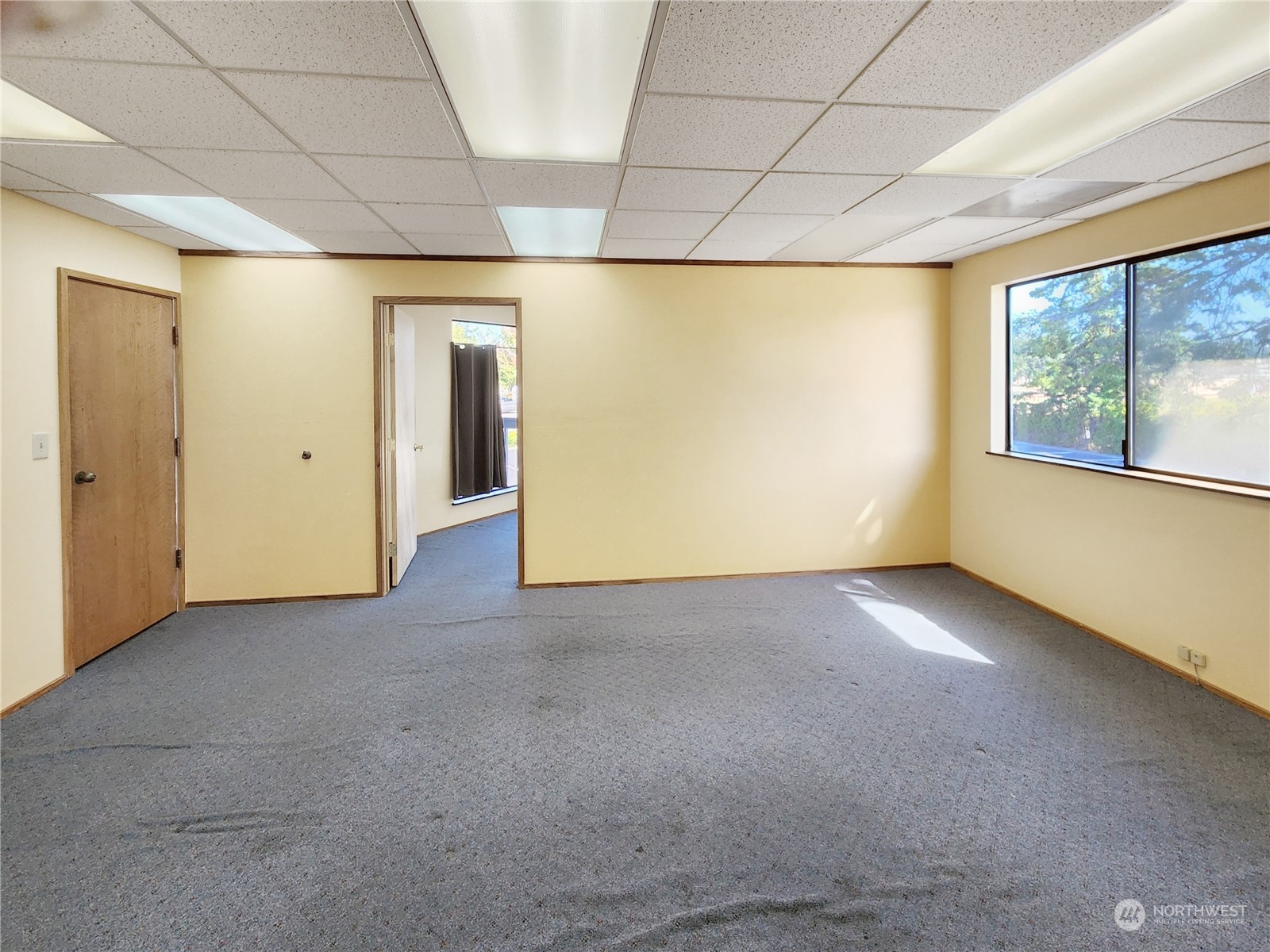 520 E Whidbey Avenue #205, Oak Harbor, WA 98277