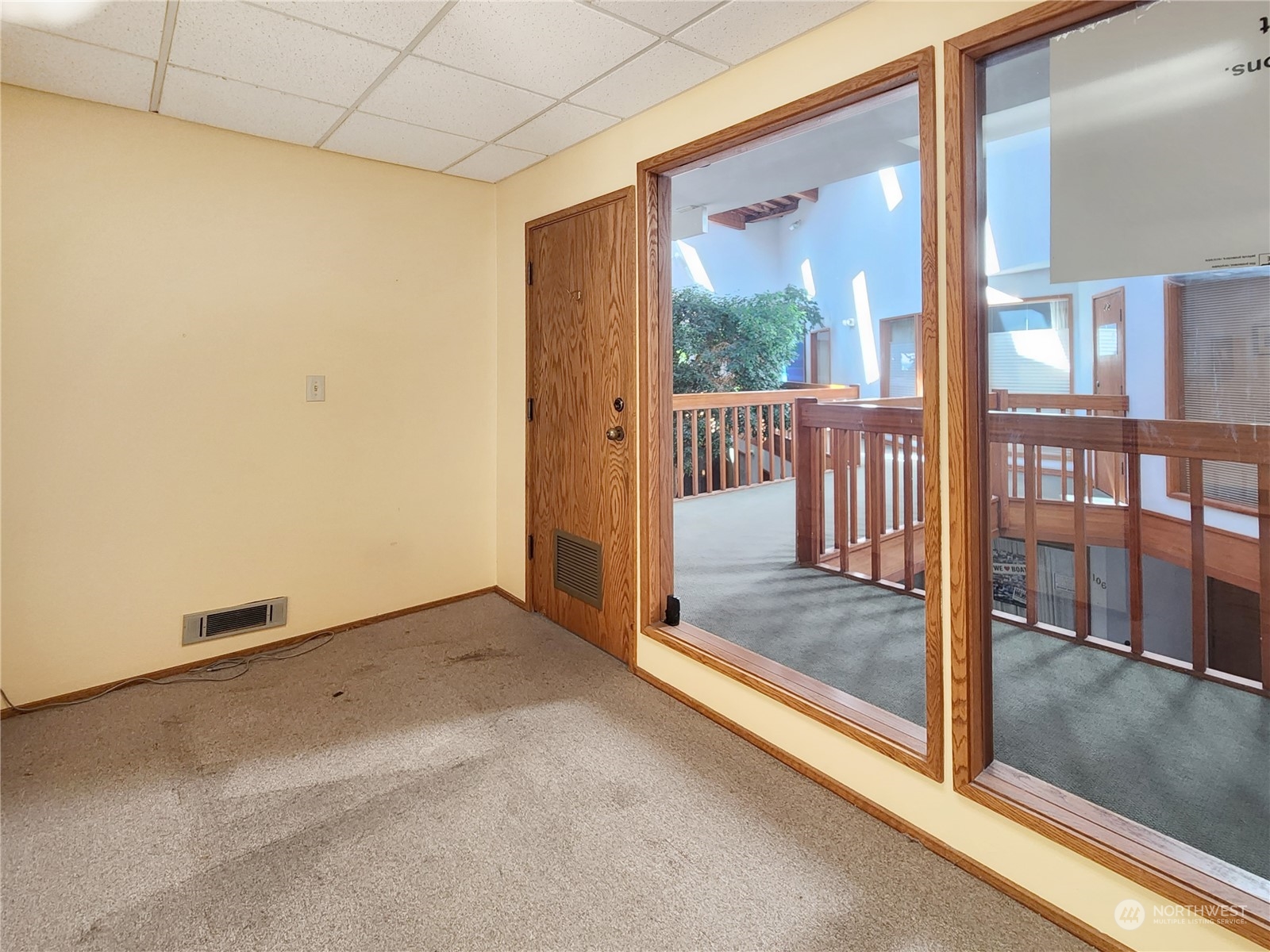 520 E Whidbey Avenue #205, Oak Harbor, WA 98277