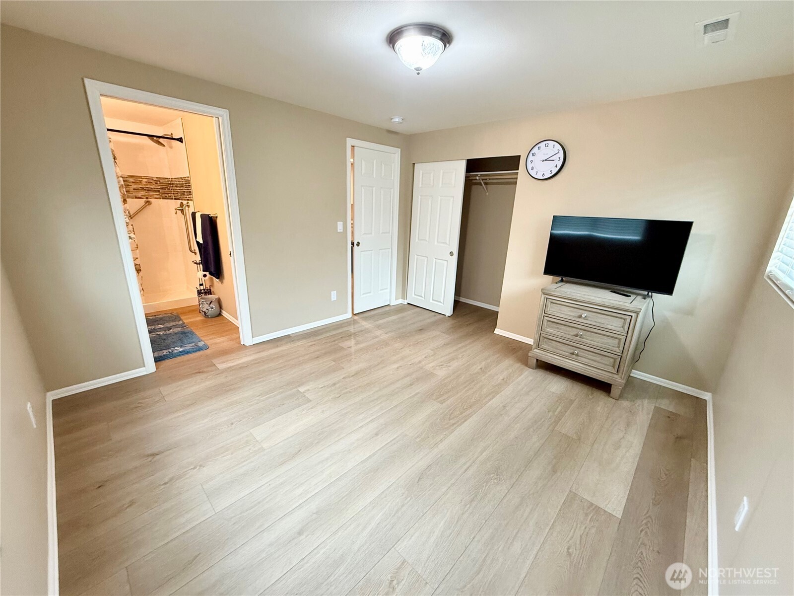 11049 18th Avenue SW, Seattle, WA 98146