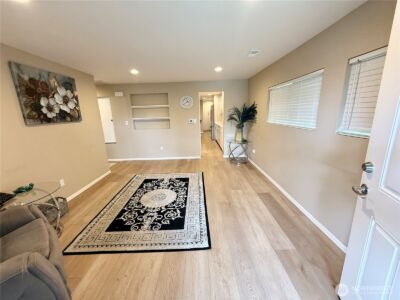 11049 18th Avenue SW, Seattle, WA 98146 - Photo 4