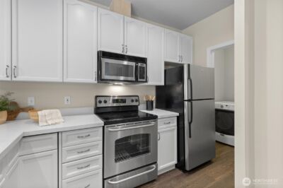 10909 Avondale Road NE #R170, Redmond, WA 98052 - Photo 16