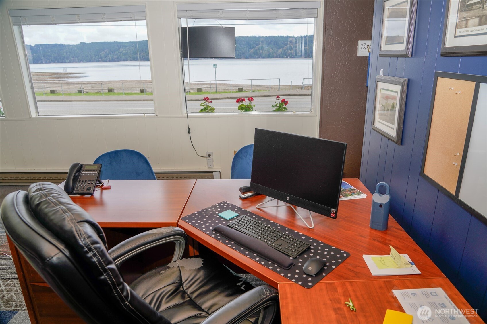 24113 N US Highway 101 , Hoodsport, WA 98548