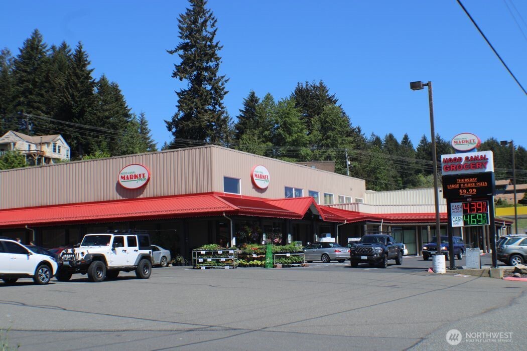 24113 N US Highway 101 , Hoodsport, WA 98548