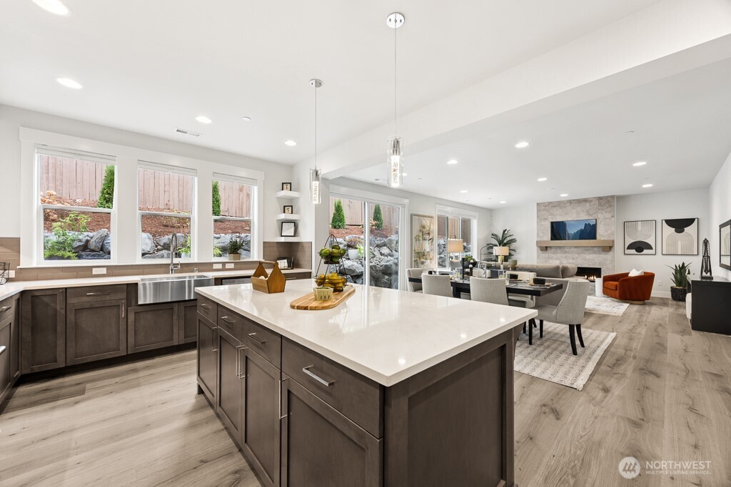 19512 81st Place NE #4, Kenmore, WA 98028