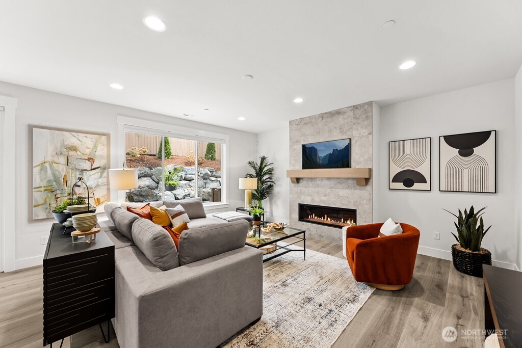 19512 81st Place NE #4, Kenmore, WA 98028