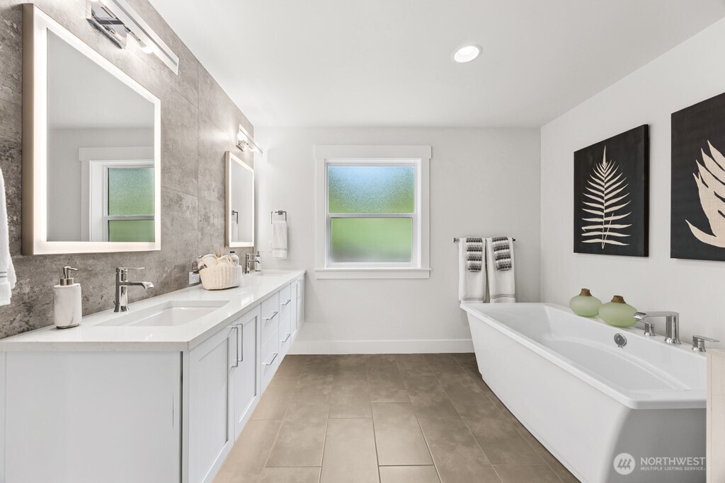 19512 81st Place NE #4, Kenmore, WA 98028