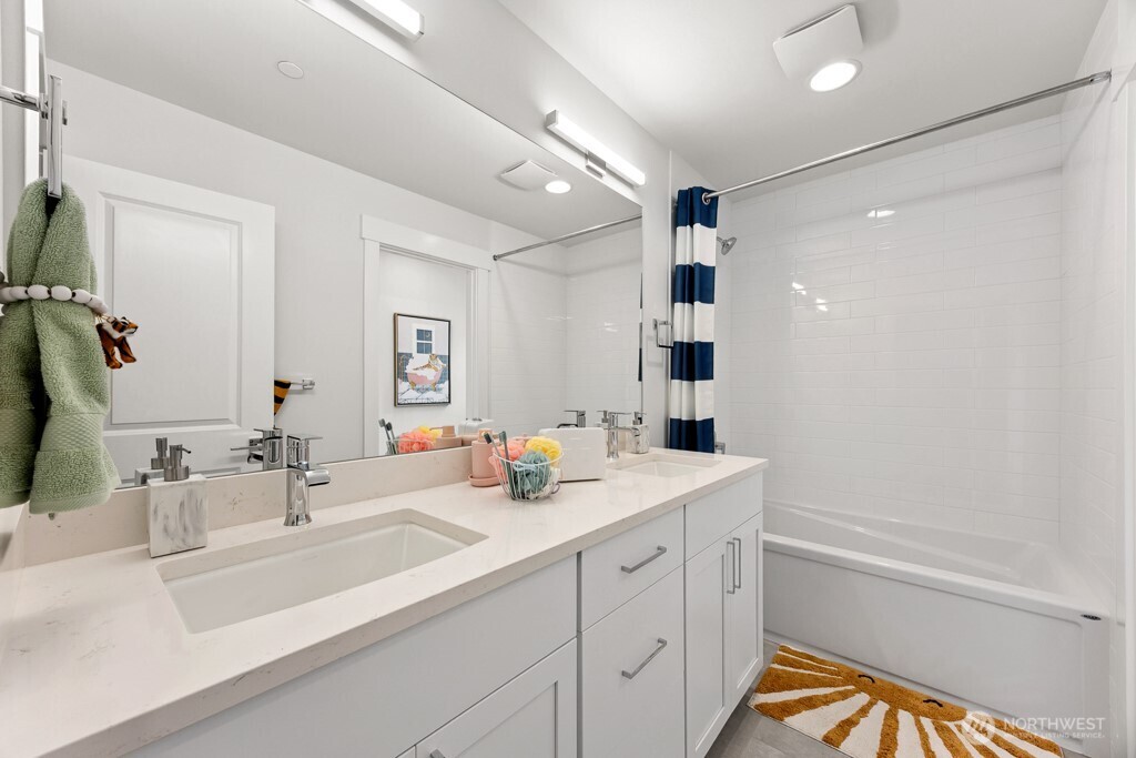 19512 81st Place NE #4, Kenmore, WA 98028