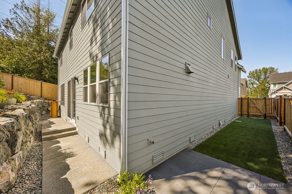 19512 81st Place NE #4, Kenmore, WA 98028