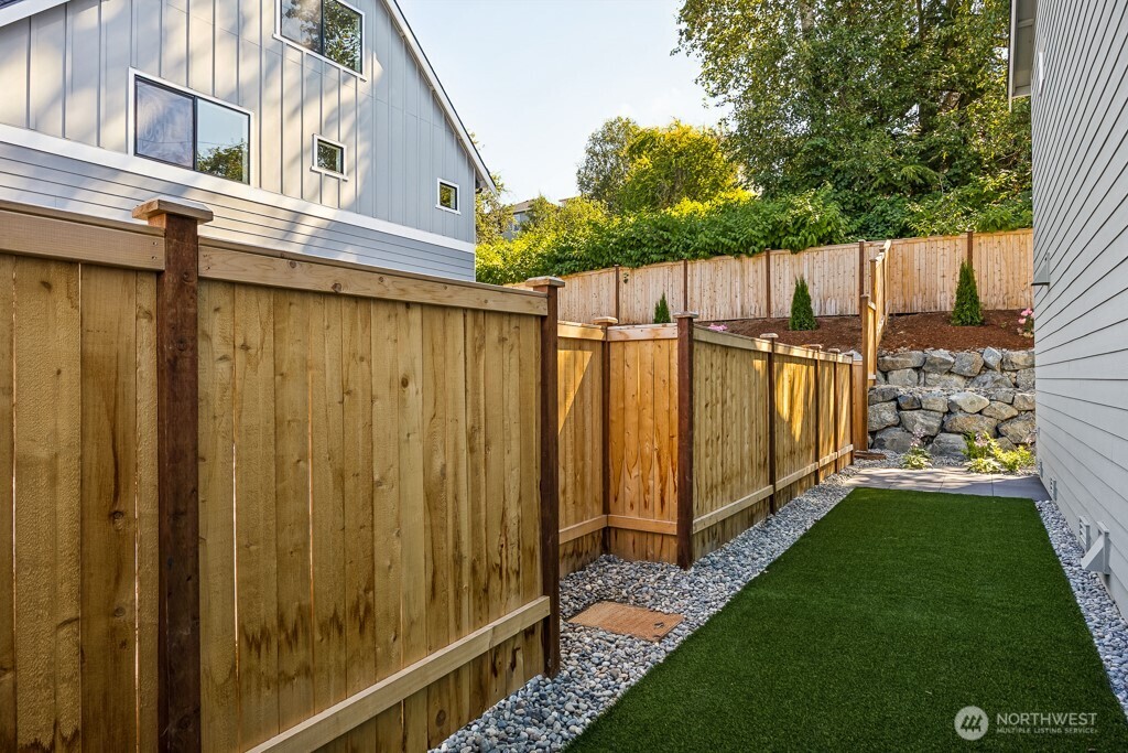 19512 81st Place NE #4, Kenmore, WA 98028