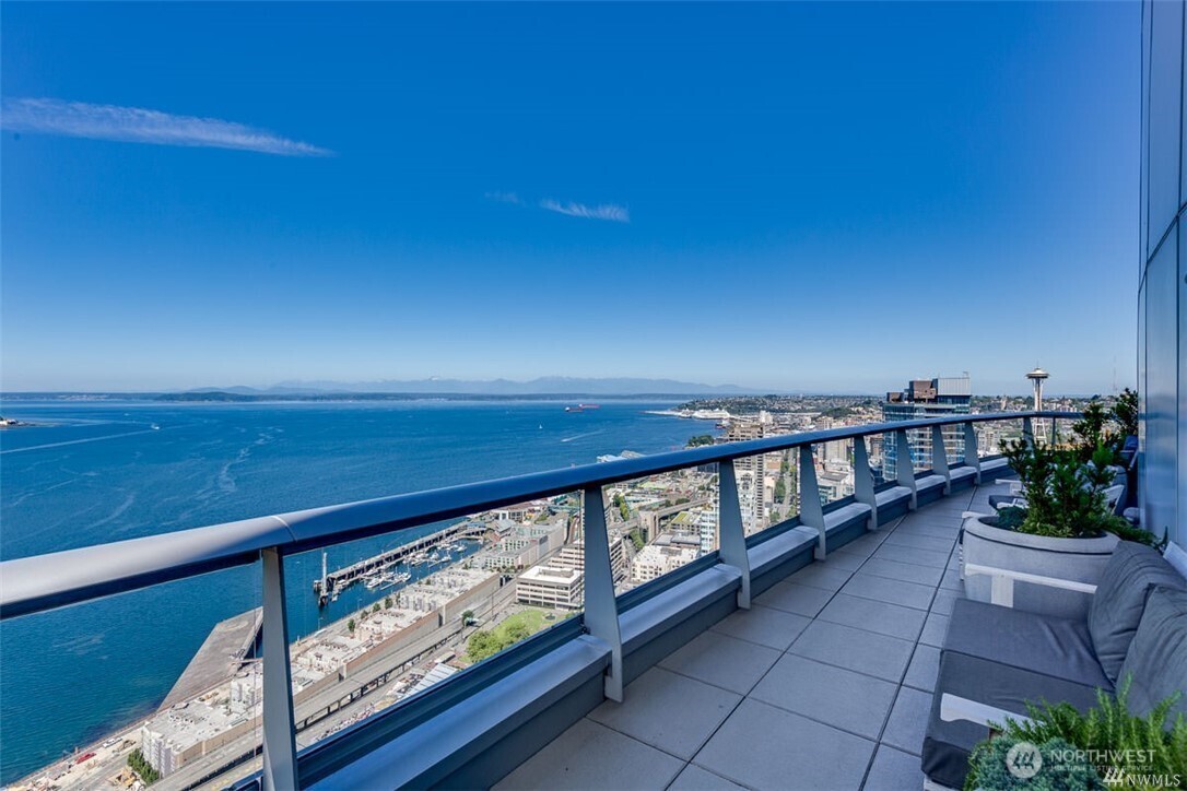 1521 2nd Avenue #2502, Seattle, WA 98101-4518