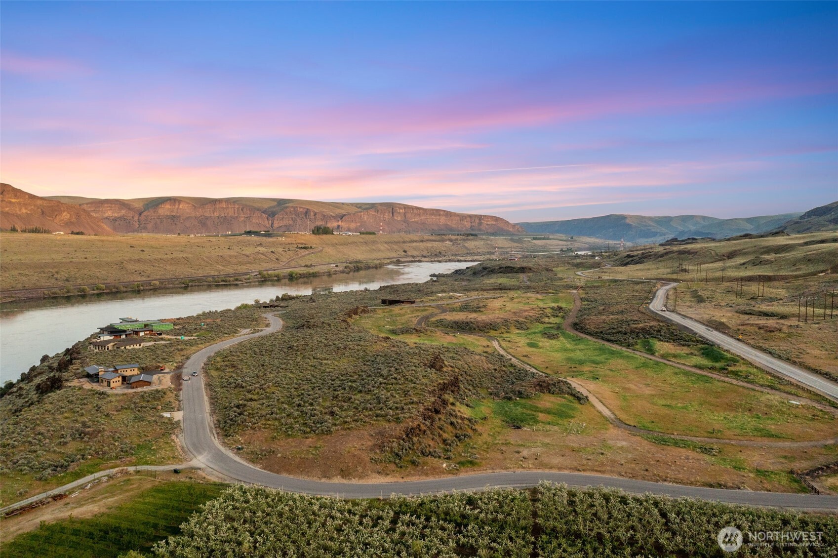 262 Ravens Home Lane , Malaga, WA 98828