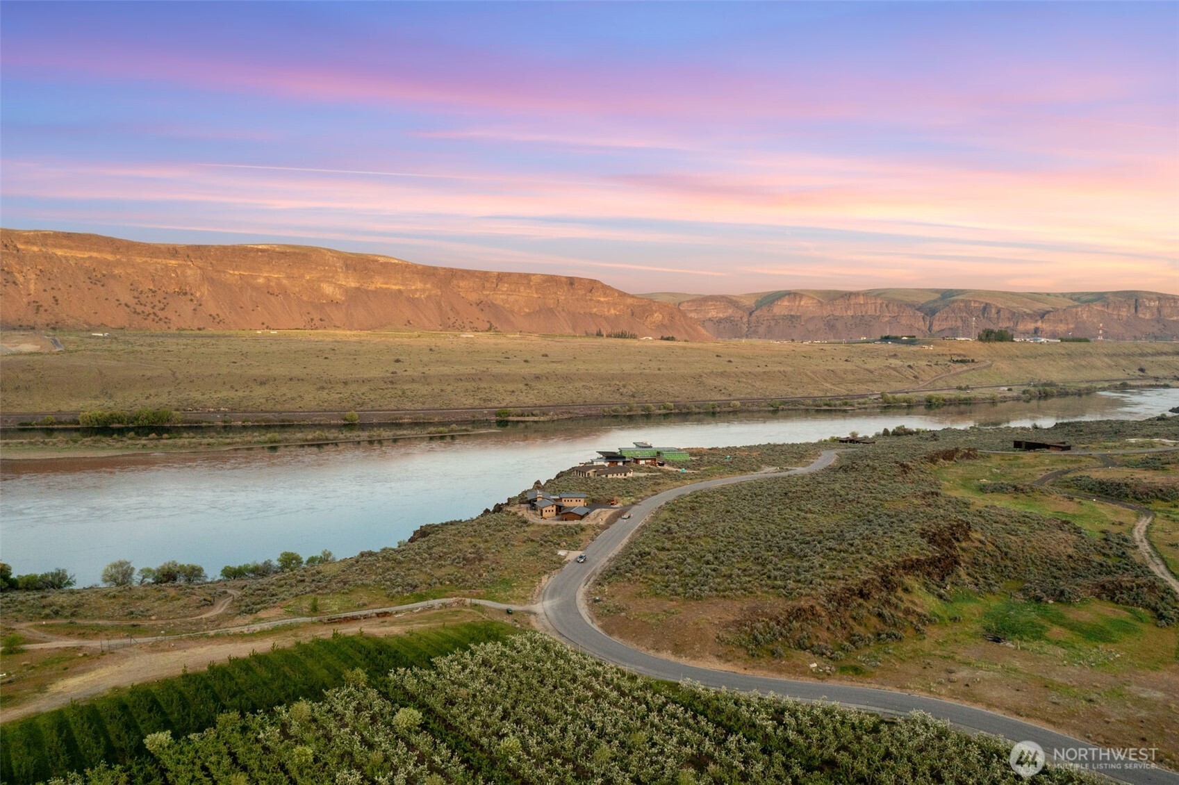 262 Ravens Home Lane , Malaga, WA 98828