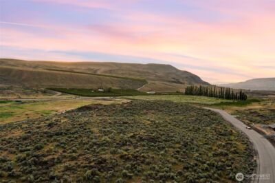 262 Ravens Home Lane , Malaga, WA 98828 - Photo 9