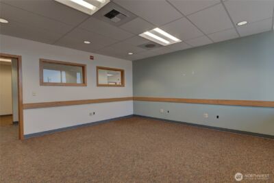 275 SE Pioneer Way #204, Oak Harbor, WA 98277 - Photo 3