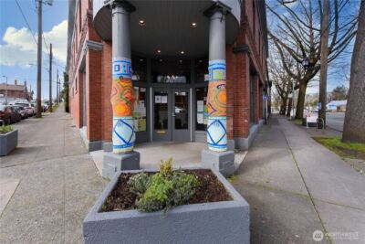 5619 Rainier Avenue S, Seattle, WA 98118 - Photo 2