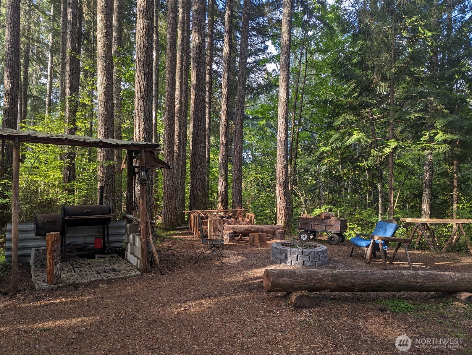 390 N Duckabush Drive W, Hoodsport, WA 98548