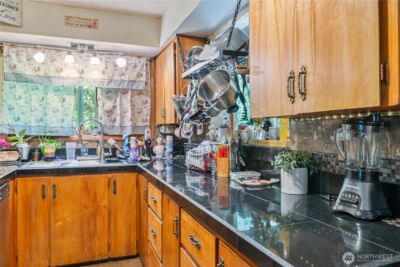 1016 Oak , Kelso, WA 98626 - Photo 11