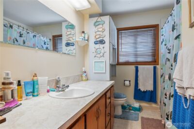 1016 Oak , Kelso, WA 98626 - Photo 16