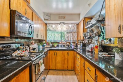 1016 Oak , Kelso, WA 98626 - Photo 10