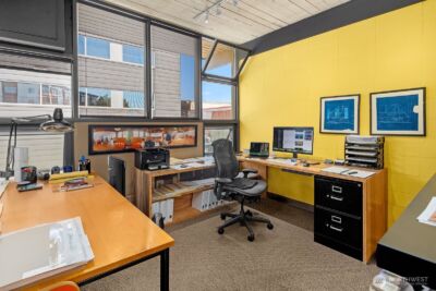 2300 W Commodore Way , Seattle, WA 98199 - Photo 32