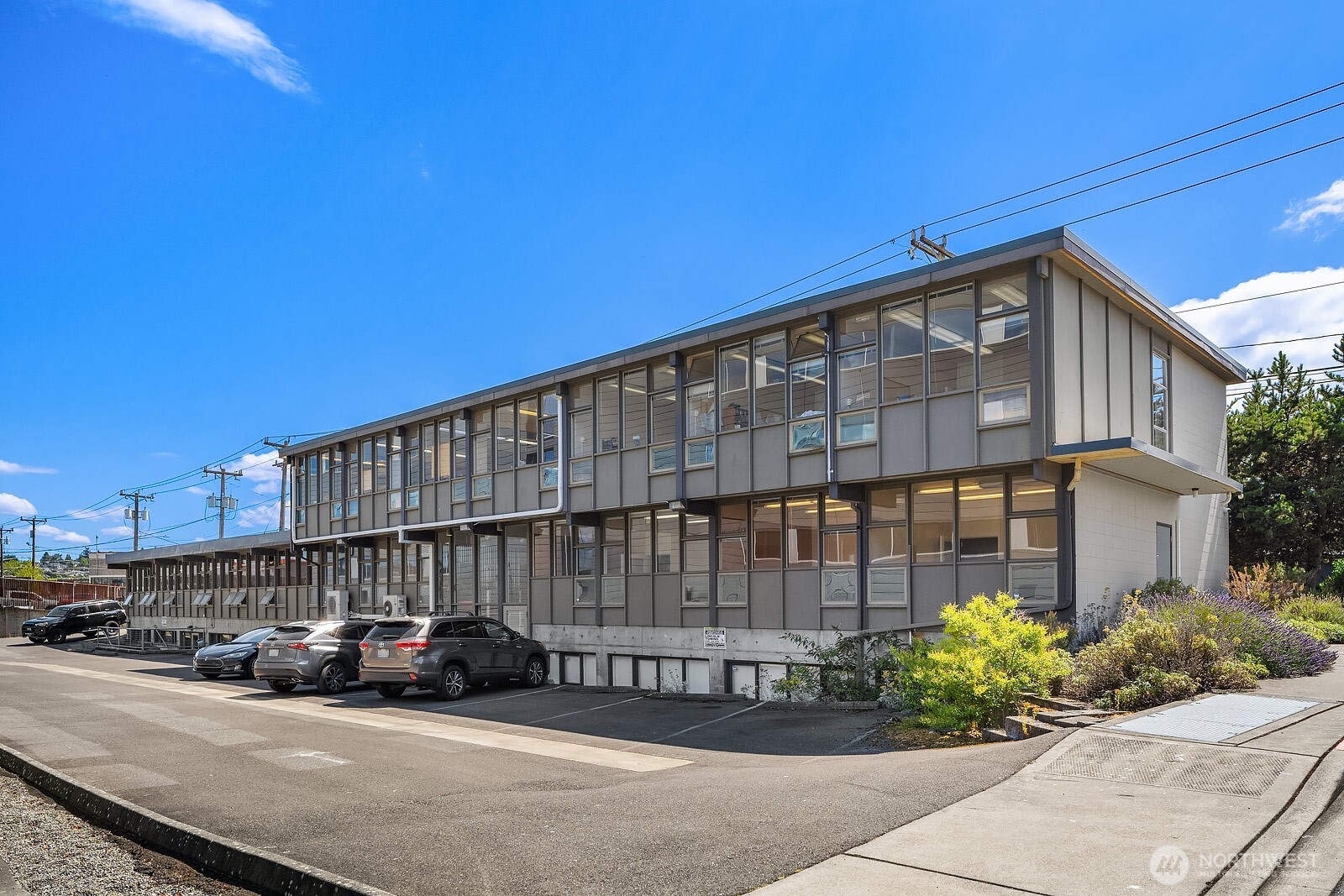 2300 W Commodore Way , Seattle, WA 98199