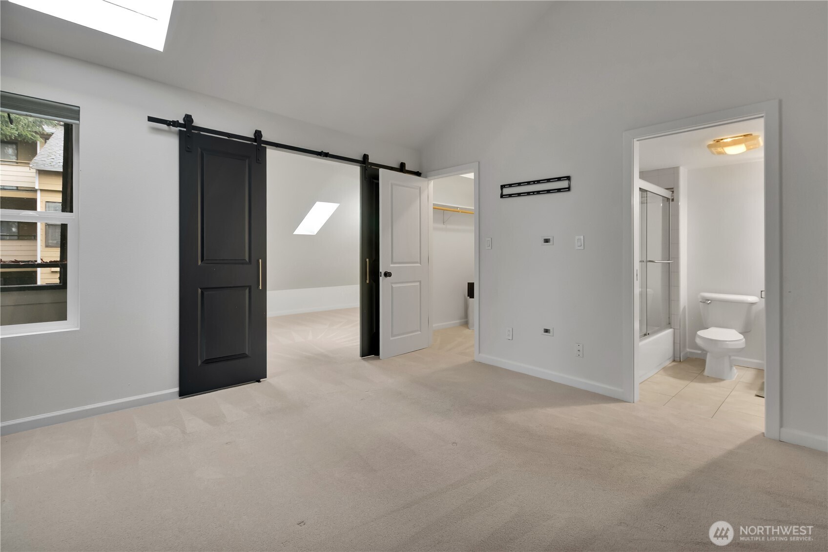 2524 S 317th Street #304, Federal Way, WA 98003-5033