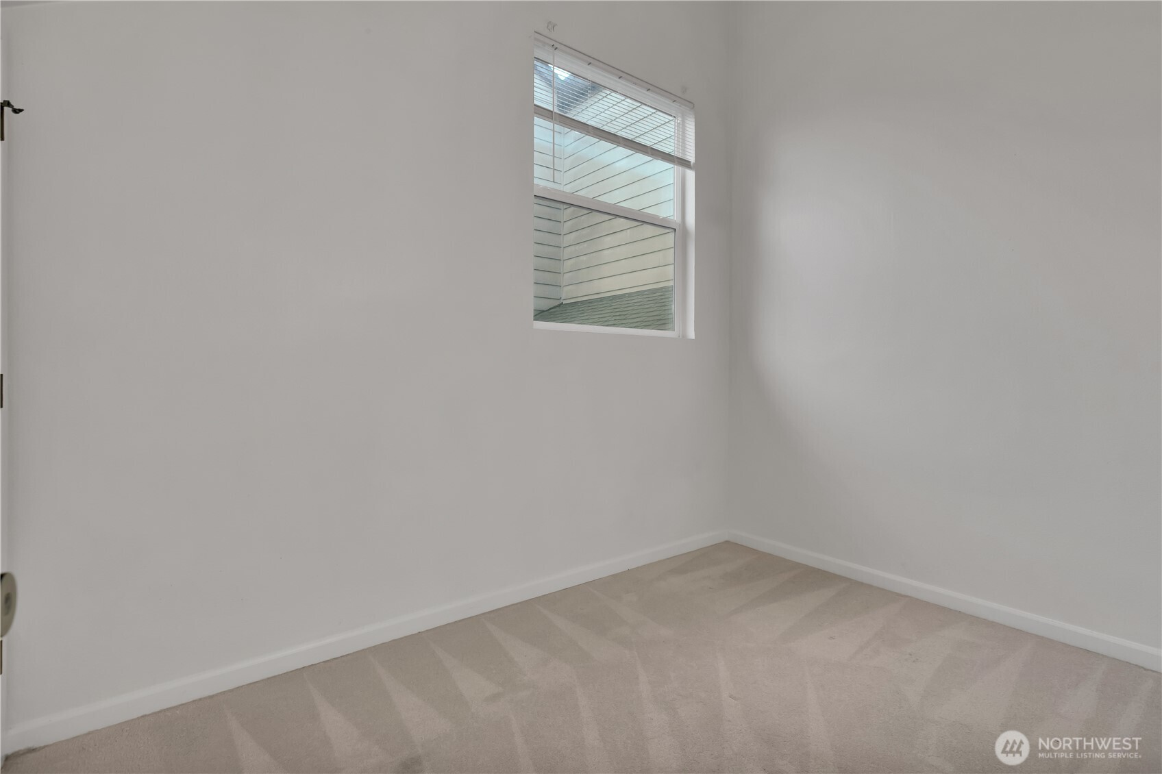 2524 S 317th Street #304, Federal Way, WA 98003-5033