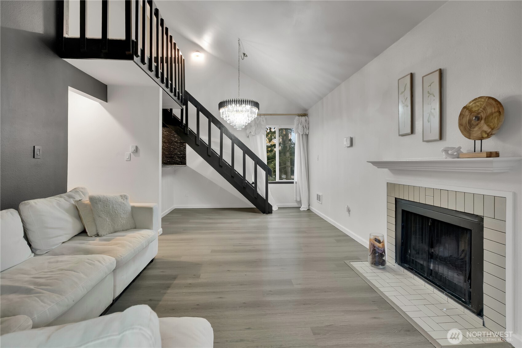 2524 S 317th Street #304, Federal Way, WA 98003-5033