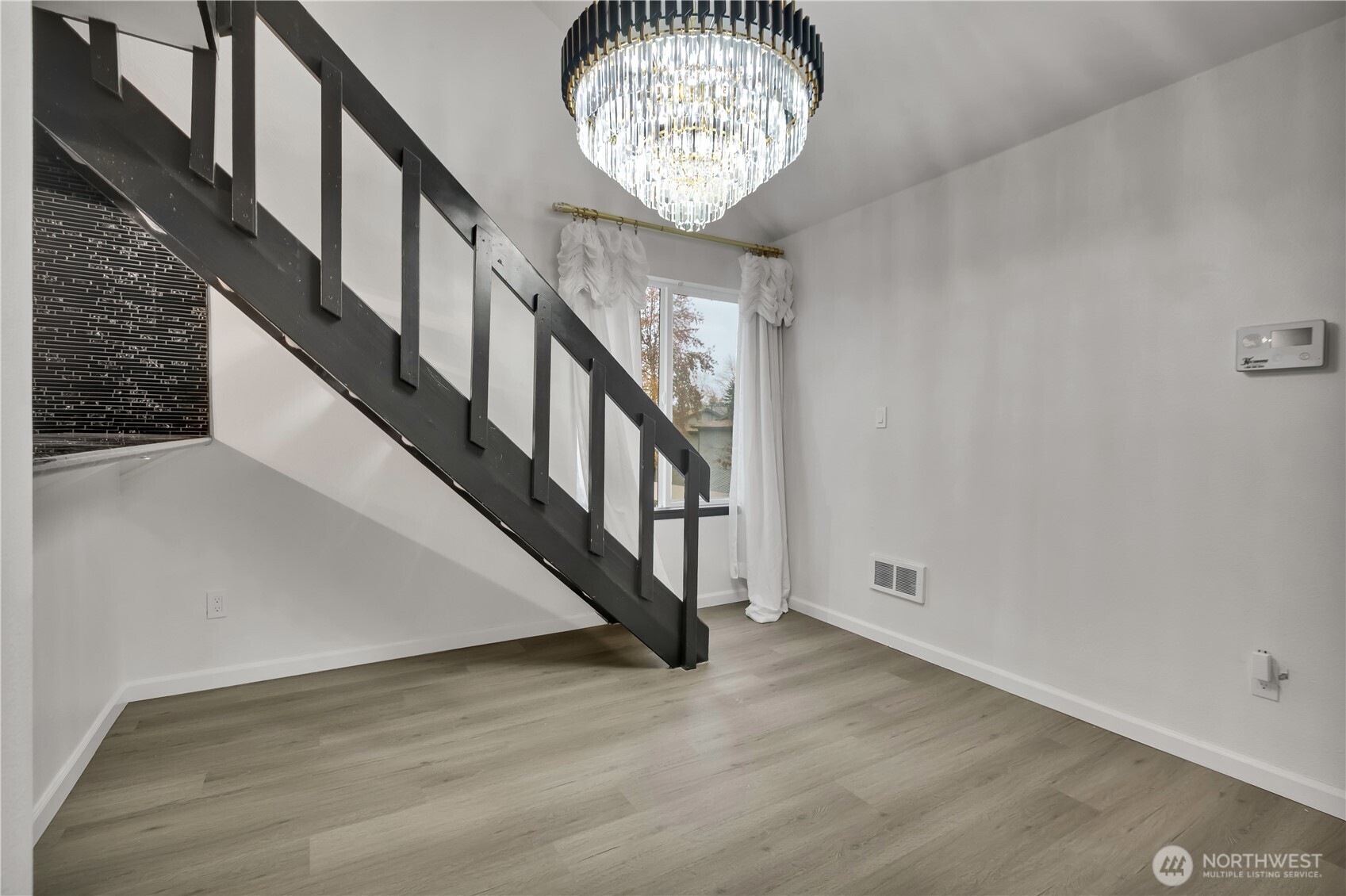 2524 S 317th Street #304, Federal Way, WA 98003-5033