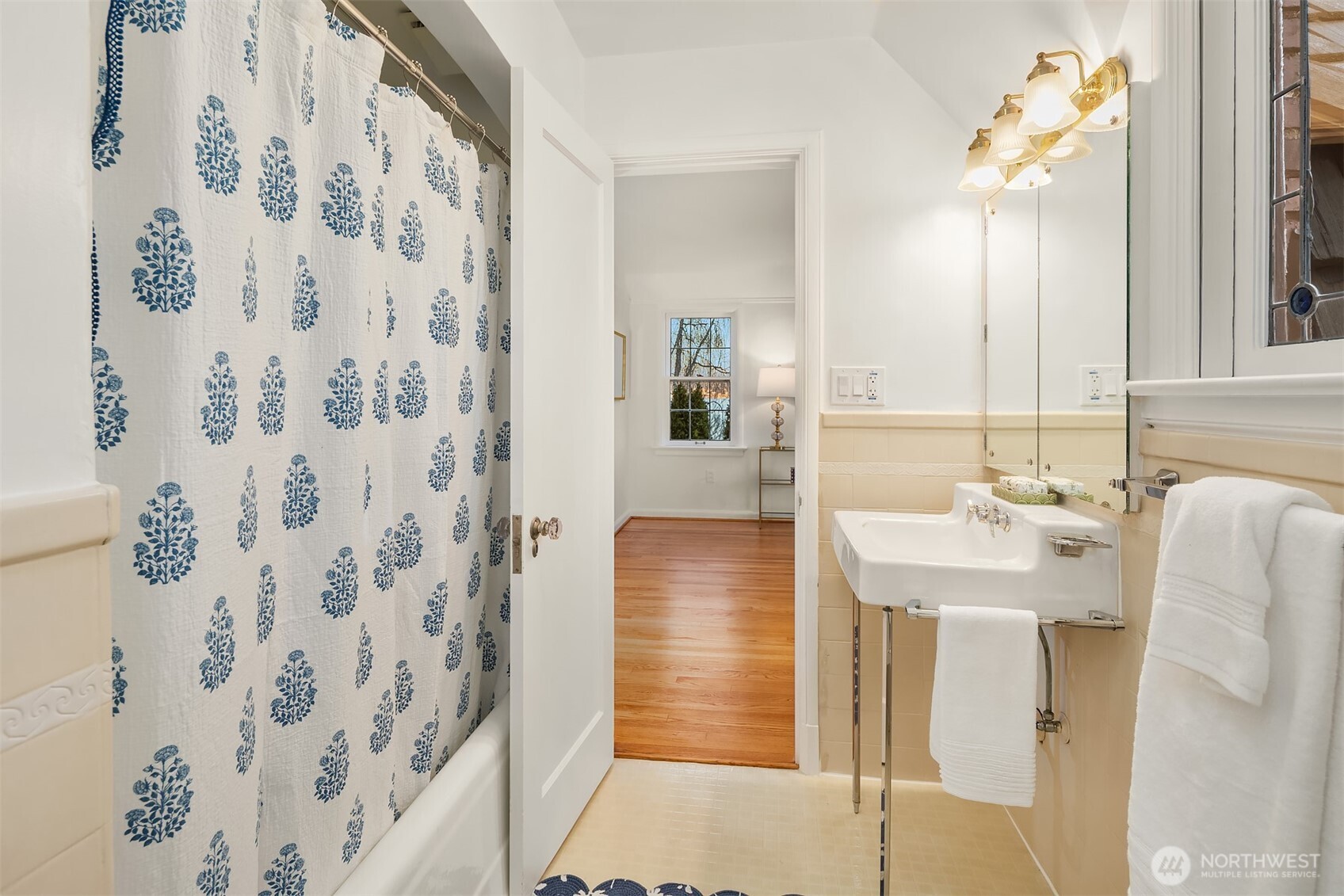 3419 E Laurelhurst Drive NE, Seattle, WA 98105