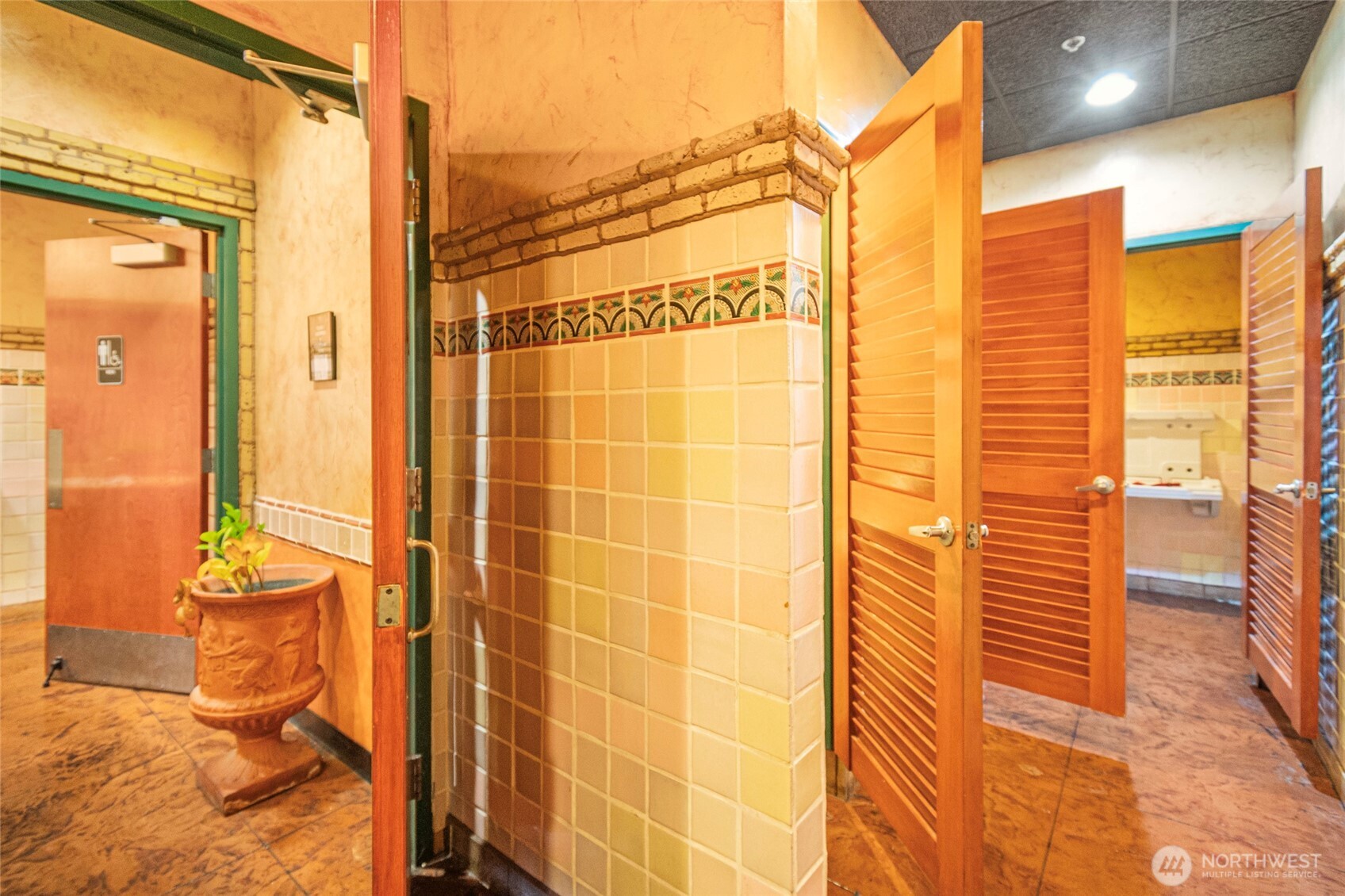 2807 W 10th Avenue , Kennewick, WA 99336