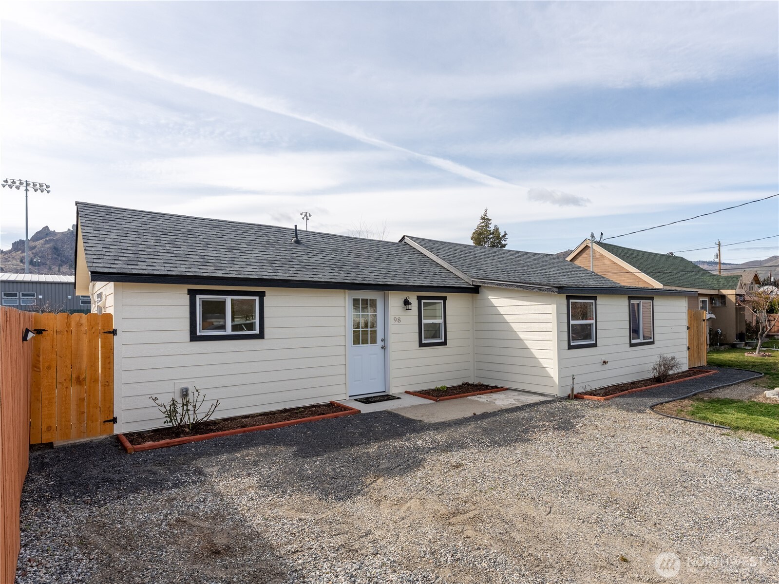 98 Fuller Street , Wenatchee, WA 98801