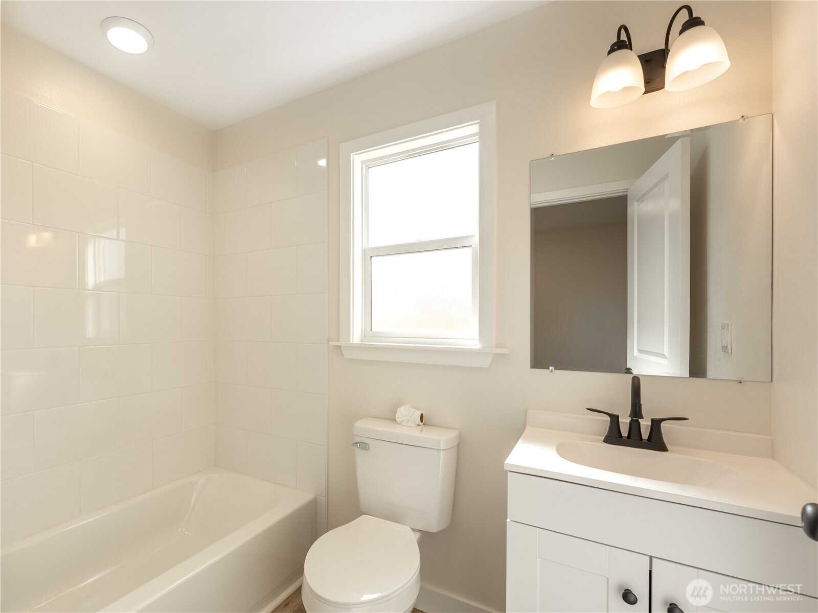 98 Fuller Street , Wenatchee, WA 98801