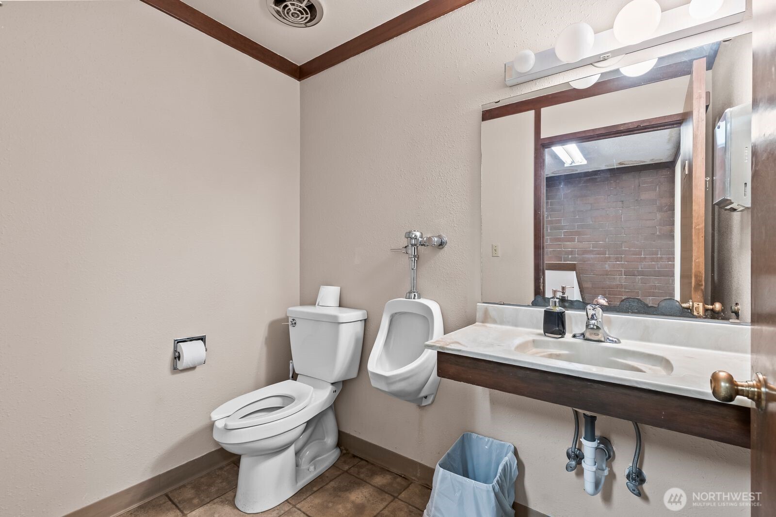 413 N 2nd Street , Yakima, WA 98901