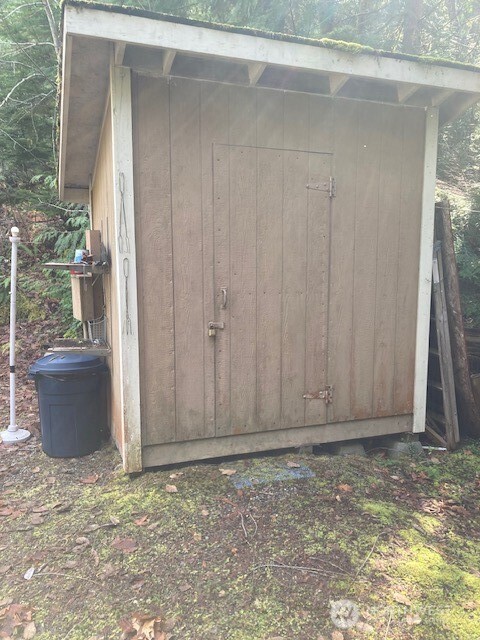 110 N Dow Mountain Drive , Hoodsport, WA 98548