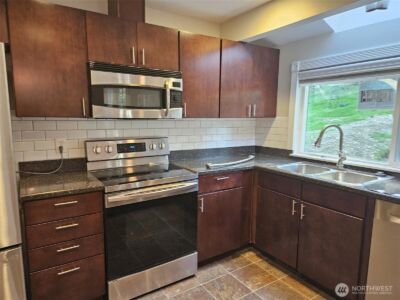 2455 130th Avenue SE, Bellevue, WA 98005 - Photo 5