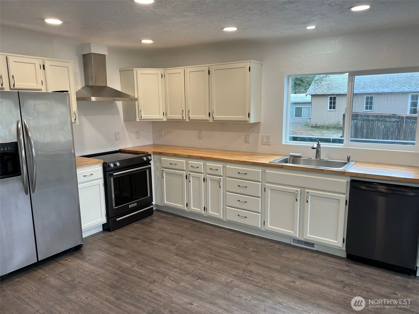 1663 Harrison Avenue SE, Port Orchard, WA 98366