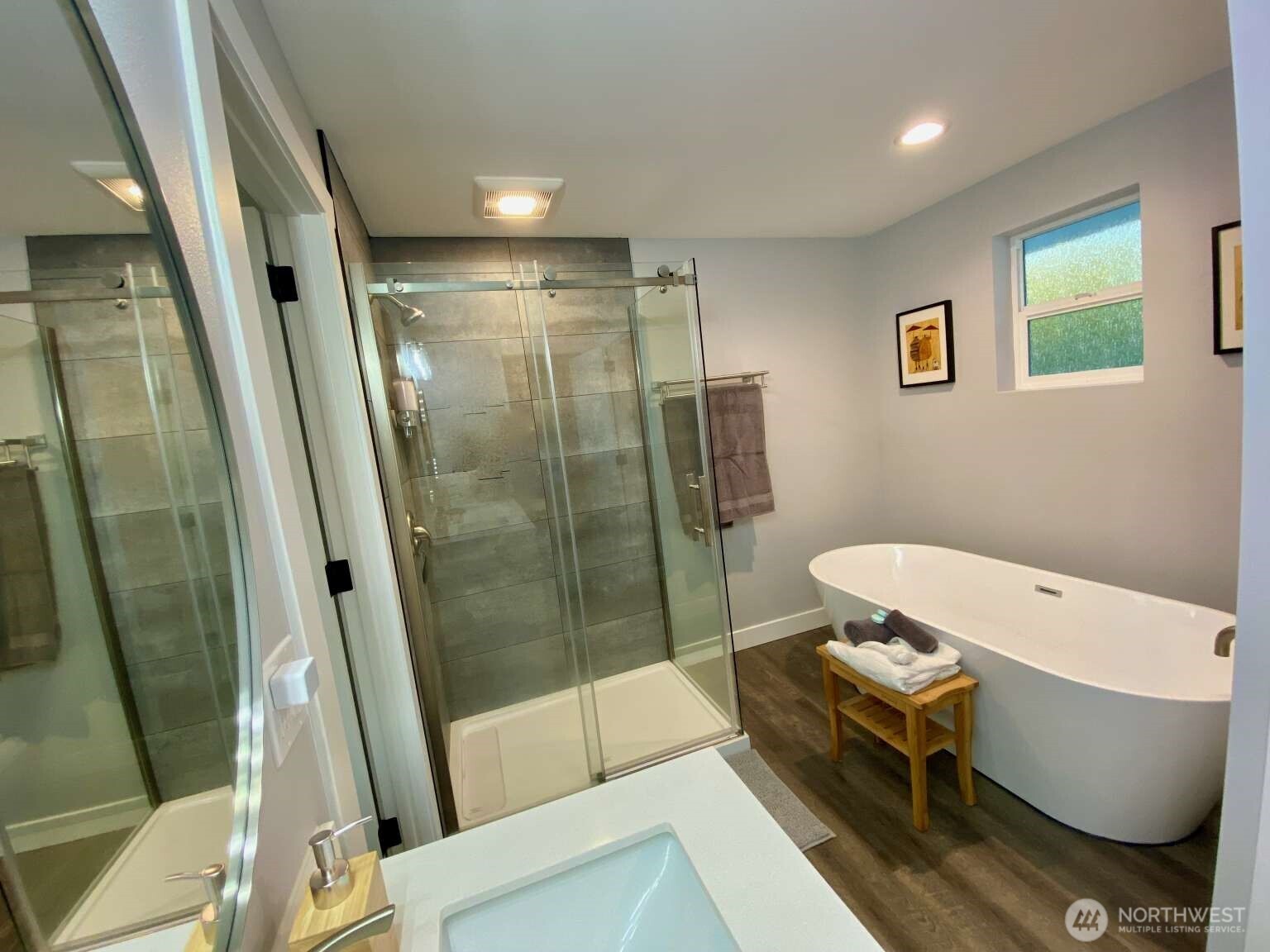 242 W Bluff Drive , Port Angeles, WA 98362