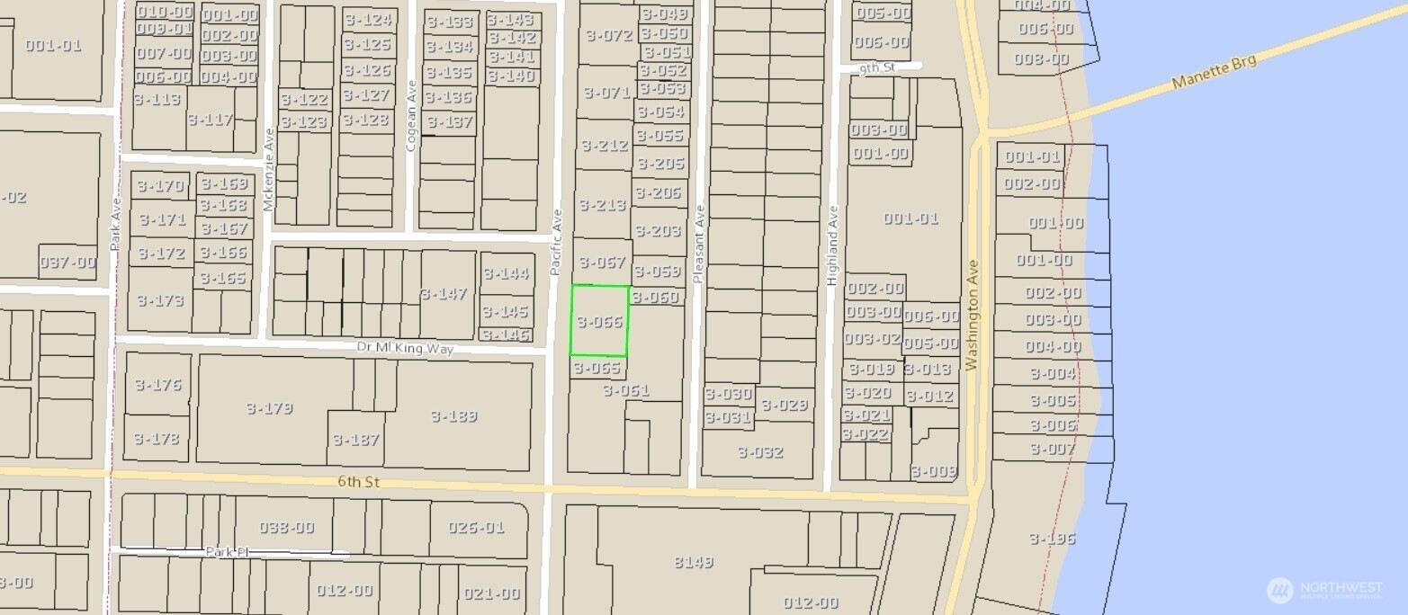 706 Pacific Avenue , Bremerton, WA 98337