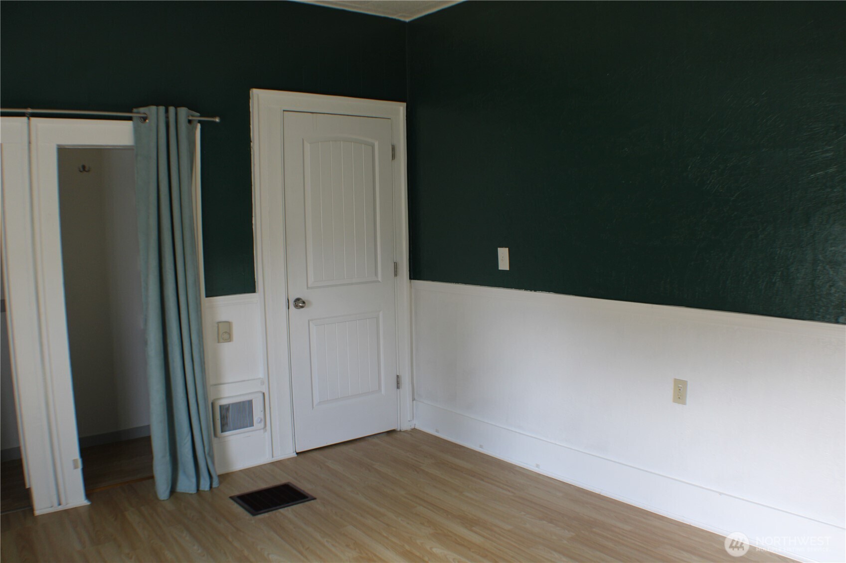 1224 4th St , Cosmopolis, WA 98537