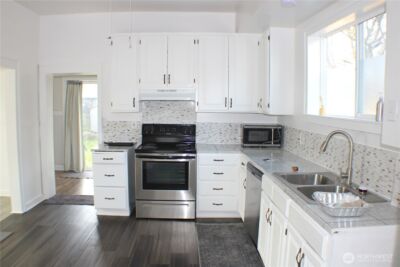 1224 4th St , Cosmopolis, WA 98537 - Photo 10