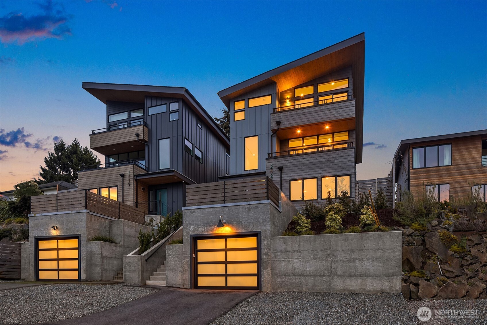 2521 NW 92nd Street , Seattle, WA 98117-2832