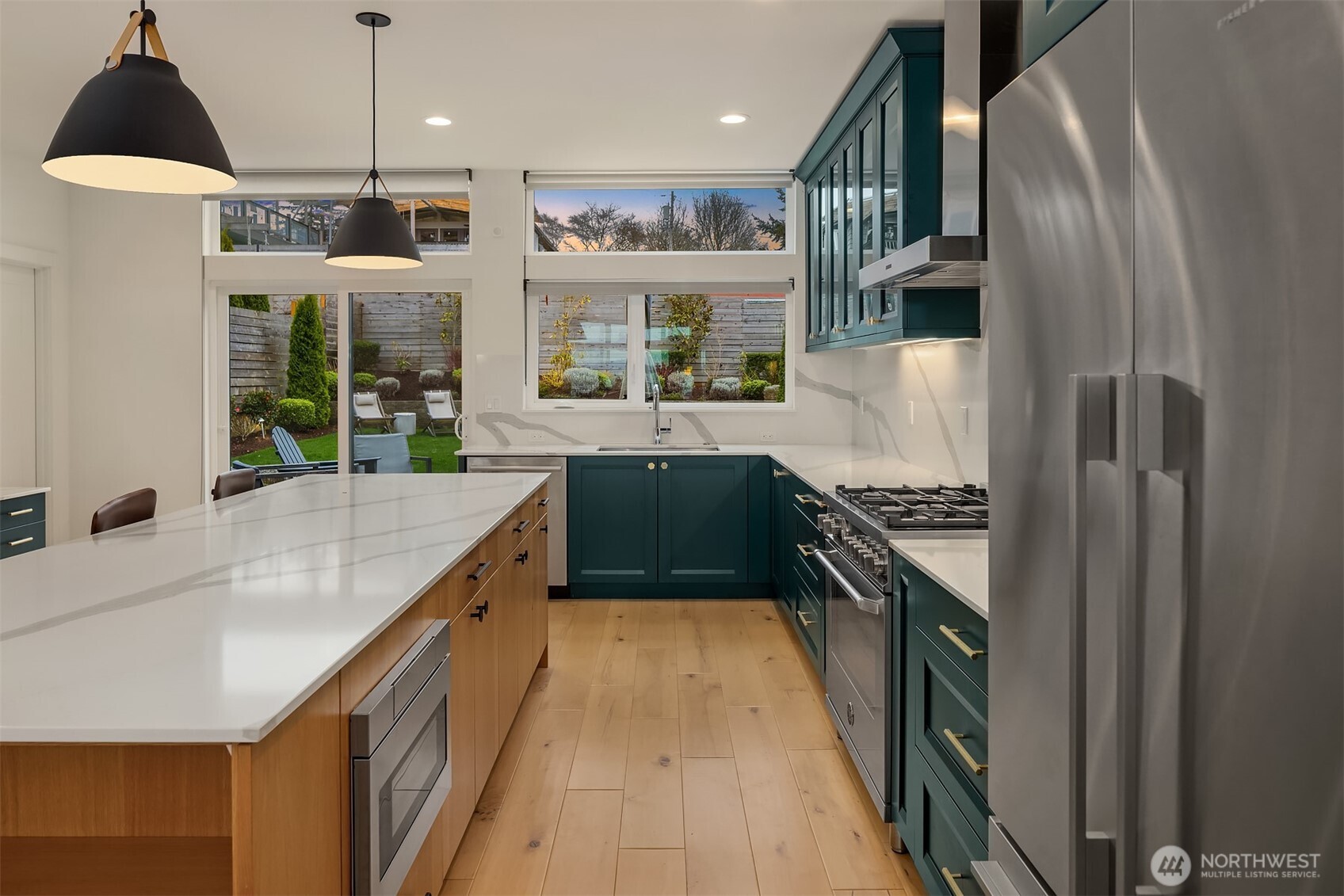 2521 NW 92nd Street , Seattle, WA 98117-2832