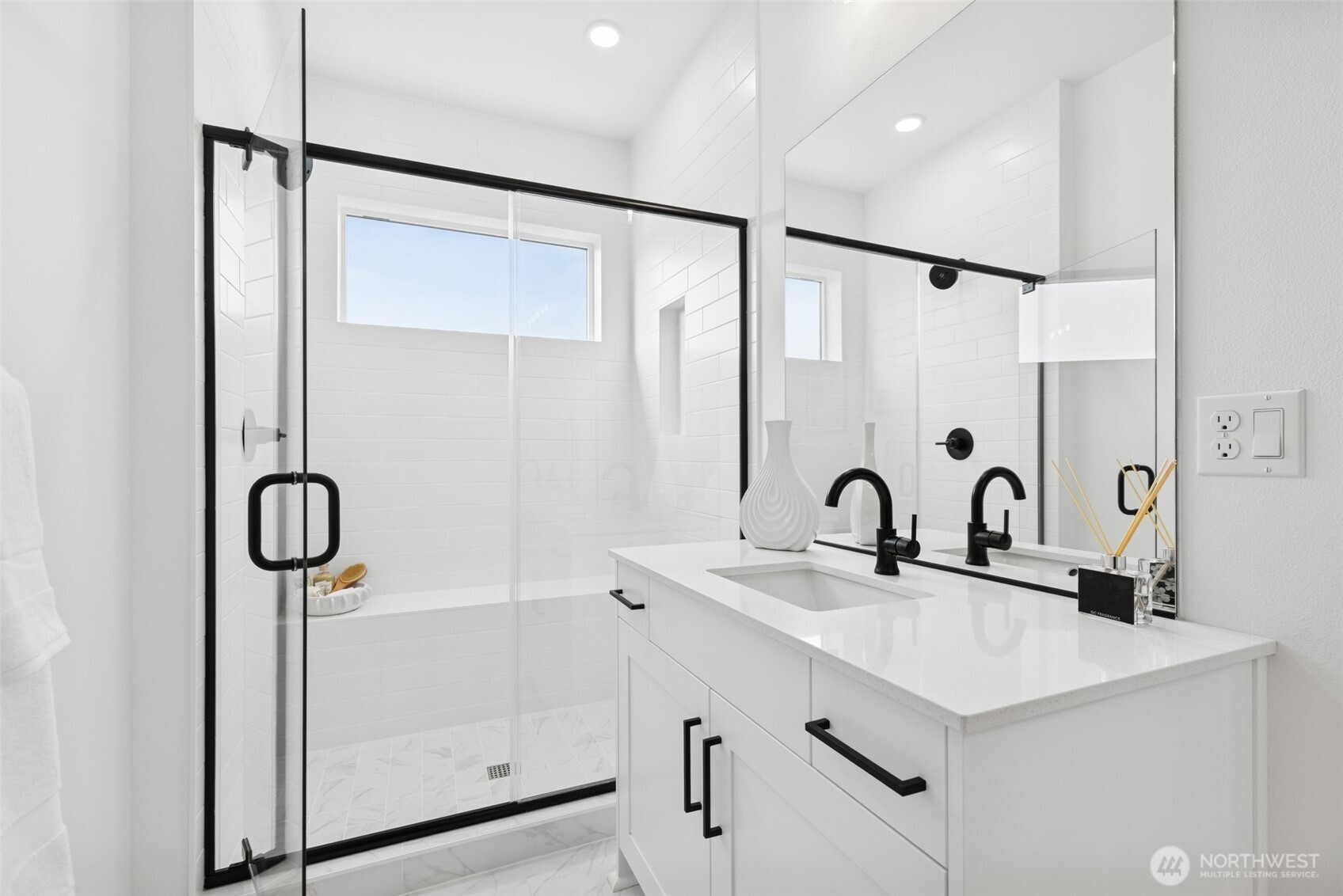 18805 99th Court NE #D, Bothell, WA 98011