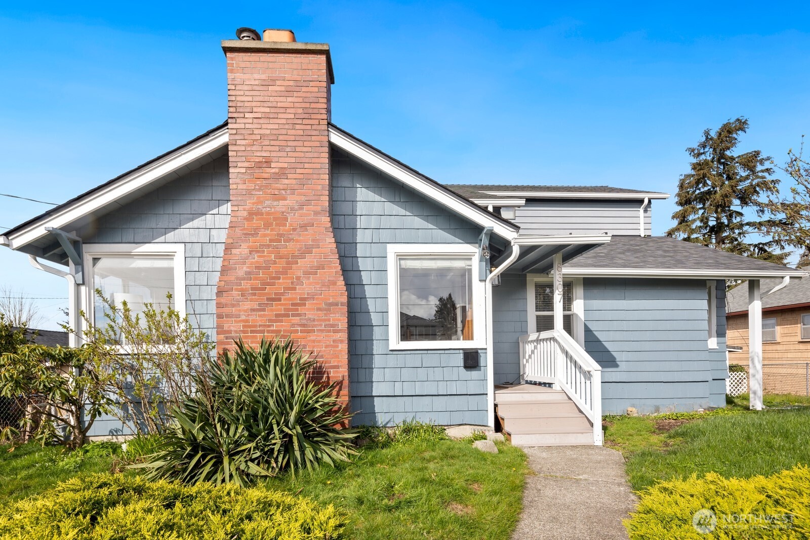 8307 27th Avenue NW, Seattle, WA 98117