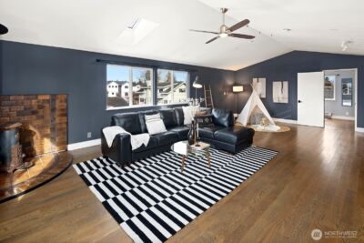 8307 27th Avenue NW, Seattle, WA 98117 - Photo 18