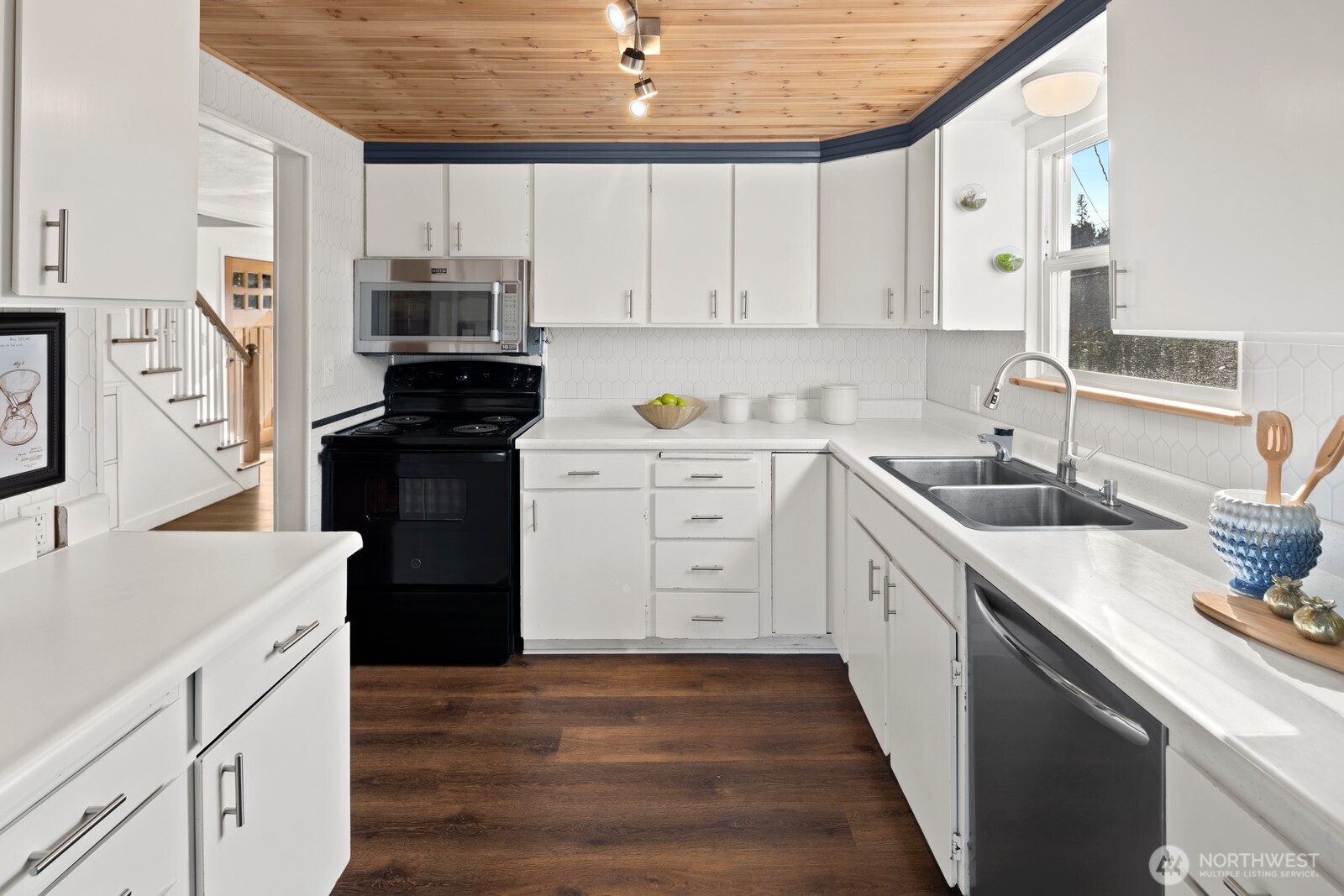 8307 27th Avenue NW, Seattle, WA 98117