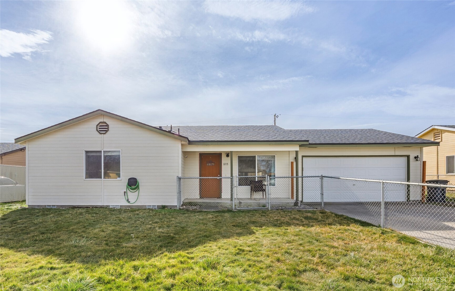 1215 Lowry St , Moses Lake, WA 98837