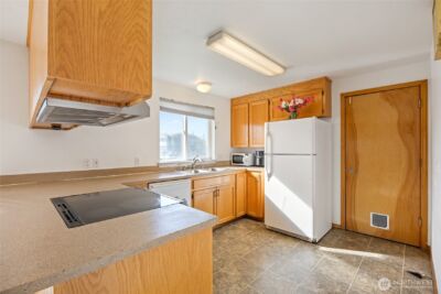 1215 Lowry St , Moses Lake, WA 98837 - Photo 12